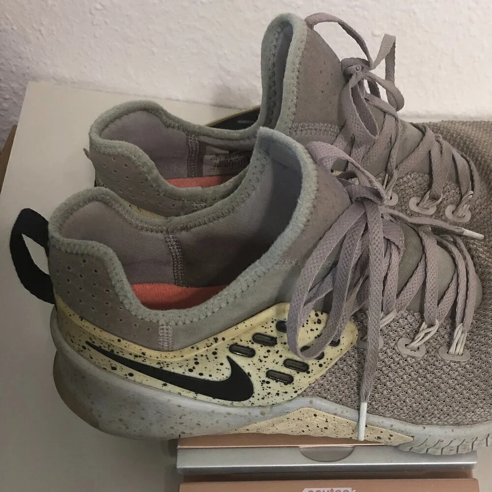 NIKE Free Sneakers Men's Size US 10 Gray Athletic Running Shoes AH8141-004